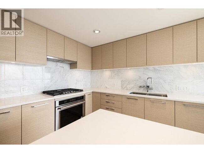 Building Photo - 6700 Dunblane Ave