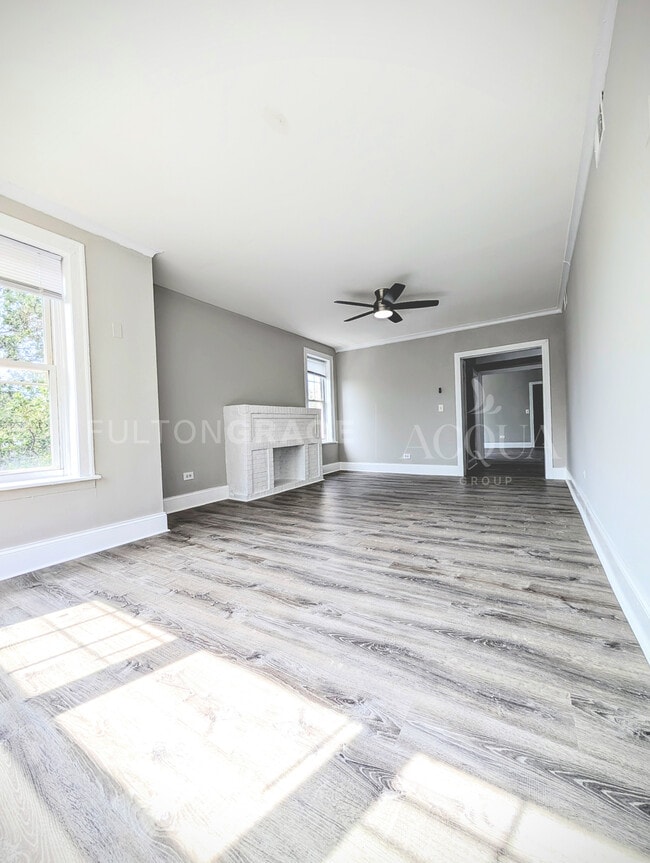 Building Photo - 6300 N Oakley Ave