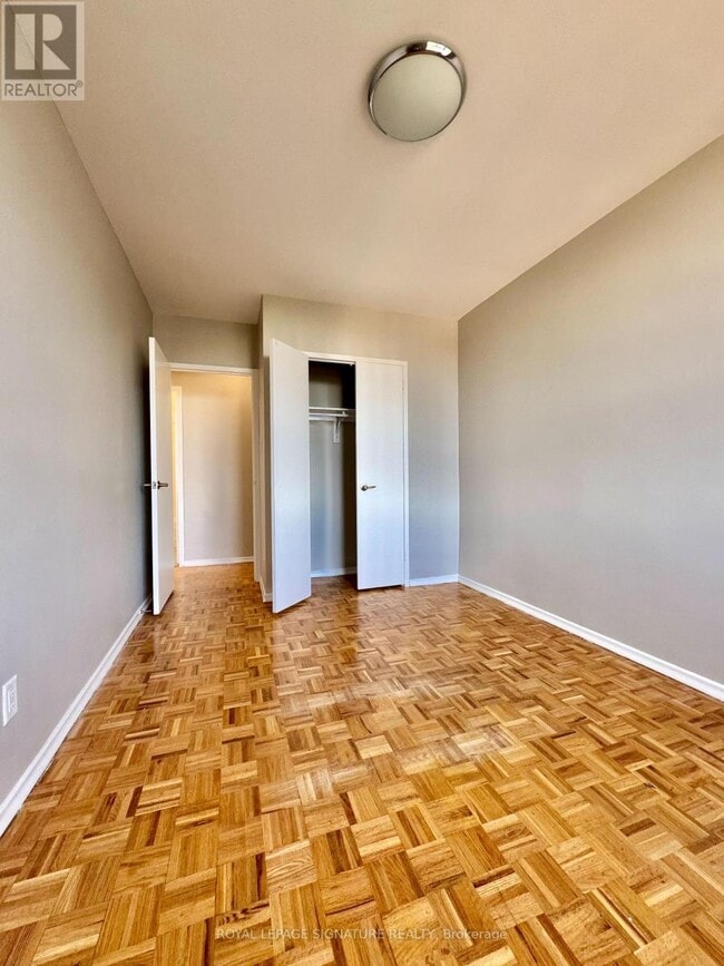 Photo du bâtiment - 6200-6200 Bathurst St