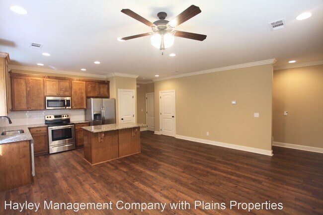 Building Photo - 4 br, 3.5 bath House - 2000 Downs Way
