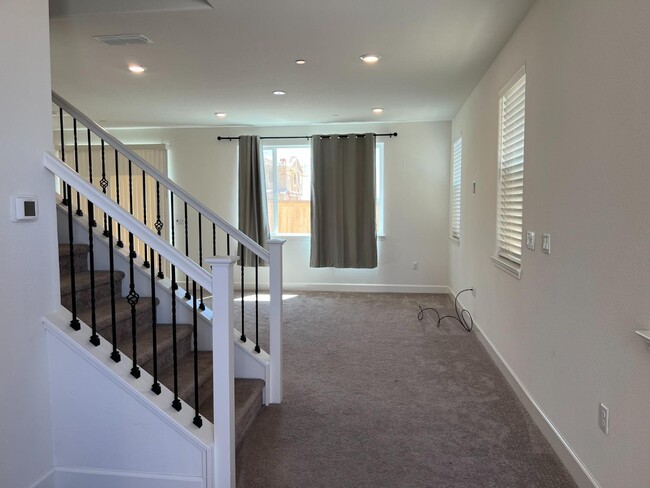 Building Photo - 3590 Nuestra Ave