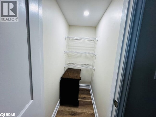 Building Photo - 400 Freure Dr