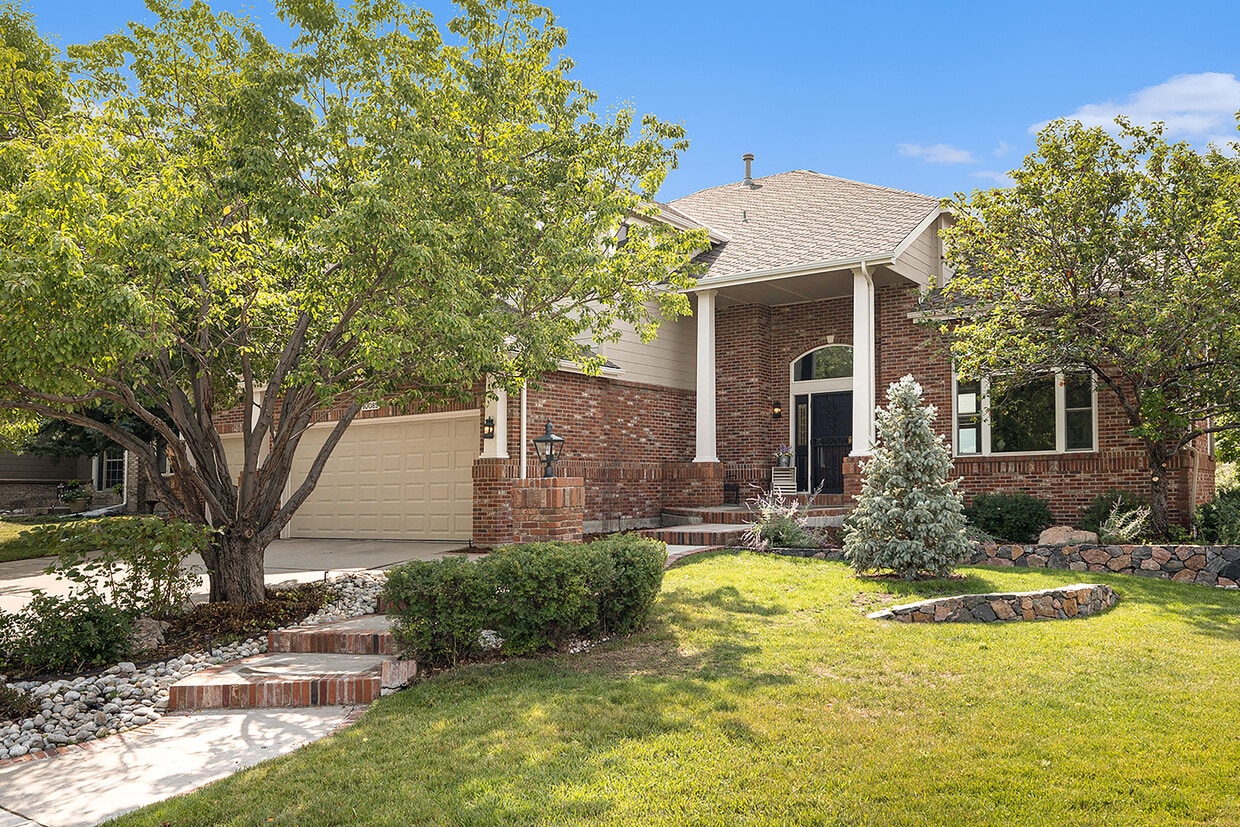 Primary Photo - 10085 Cottoncreek Dr