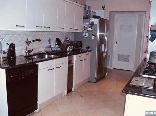 Foto del edificio - 8C Cove Ln