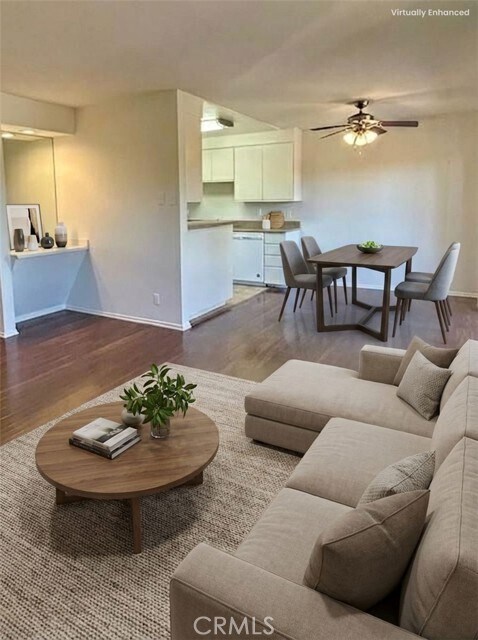 Foto del edificio - 5821 Sylmar Ave