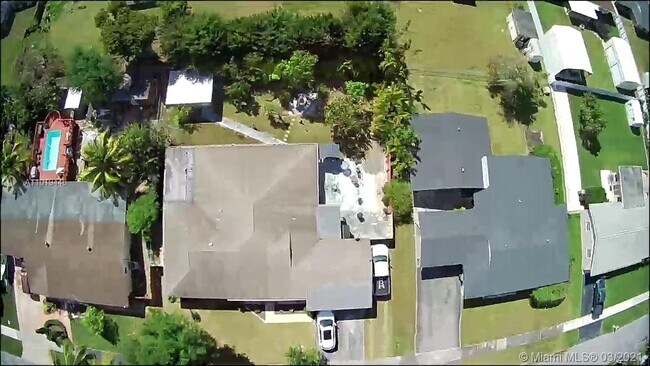 Building Photo - 1700 NW 12th Ave