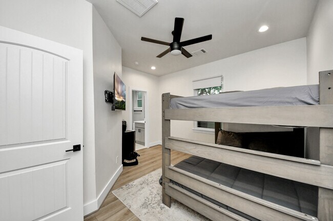 Foto del edificio - 2007 Briley St