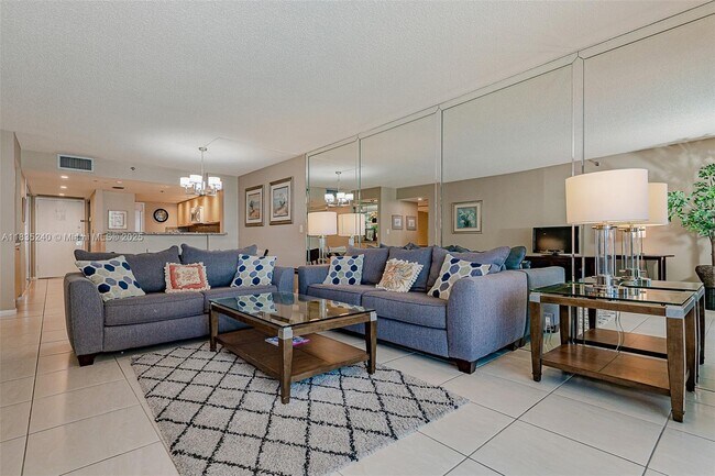 Foto del edificio - 1717 N Bayshore Dr