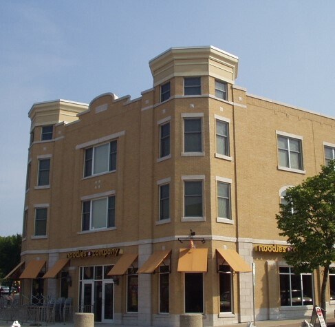 Building Photo - 7616 Harwood Ave