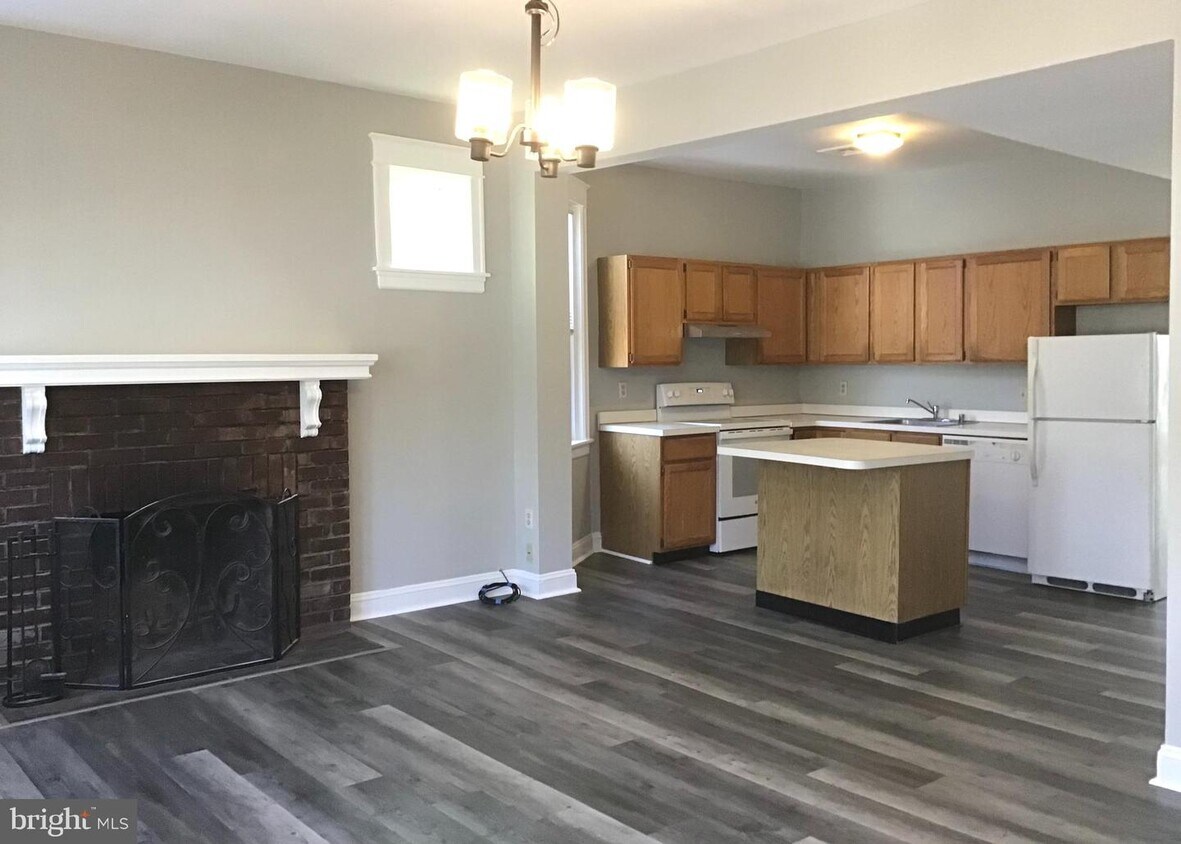 2504 Baynard Blvd Unit 2, Wilmington, DE 19802 Room for Rent in