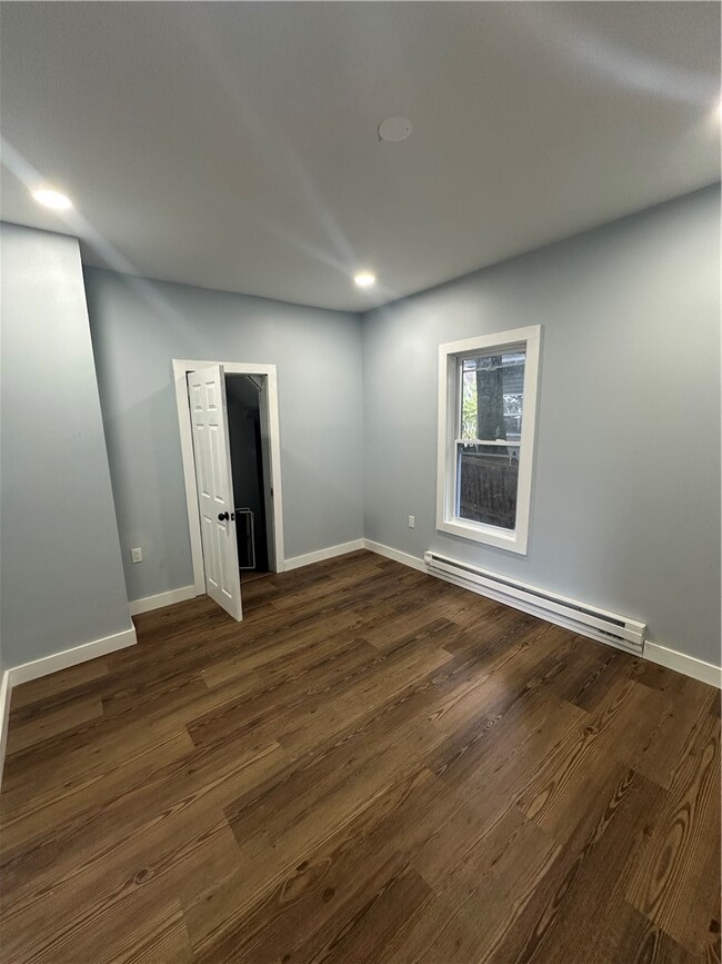 Building Photo - 202 Franklin St