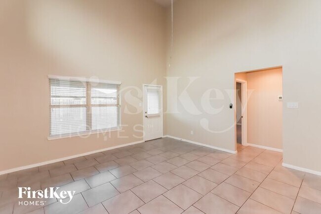 Building Photo - 8011 Carillon Way