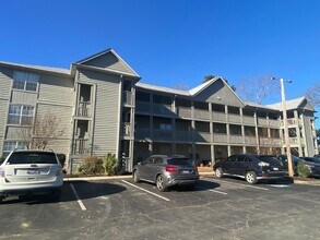 Building Photo - 922 Fairwood Lakes Dr