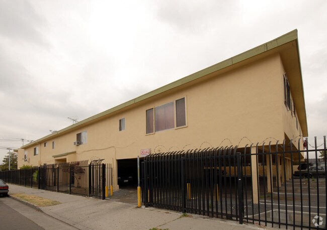 Foto del edificio - 2670 S Budlong Ave