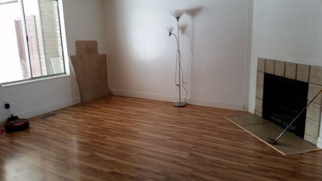 sala de estar - 1683 East Fort Union Blvd