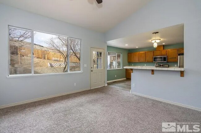 Foto del edificio - 3943 Regal Dr