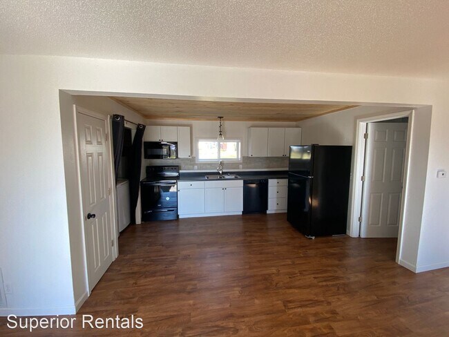 Building Photo - 3 br, 1 bath House - 305 West George Street