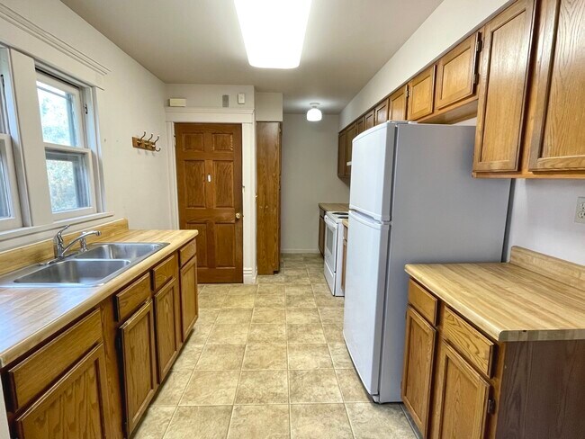 Foto del edificio - 474 E Lincoln Ave