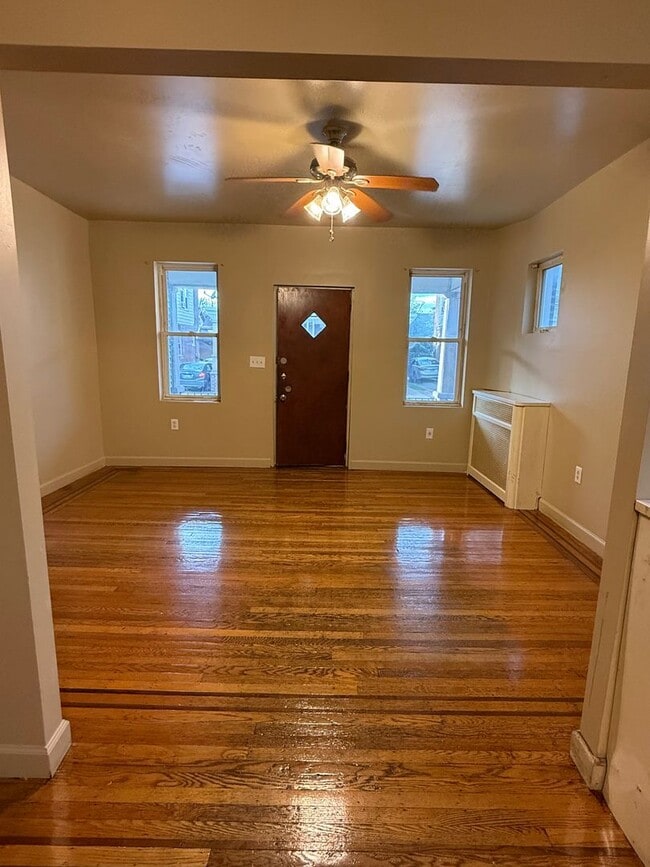 Building Photo - 3BR House Available for Rent!