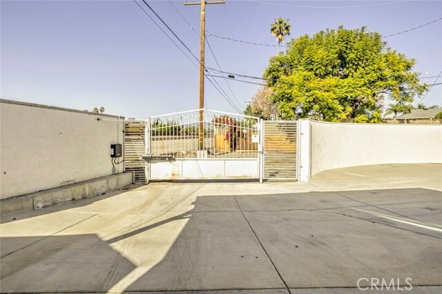 Building Photo - 13329 Strathern St