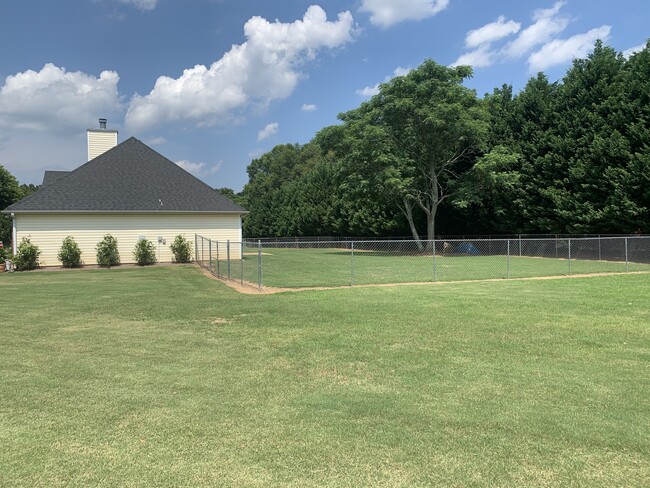 Photo - 209 Queens Ct House