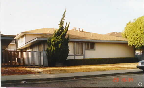 Foto del edificio - 1830 El Parque Ct