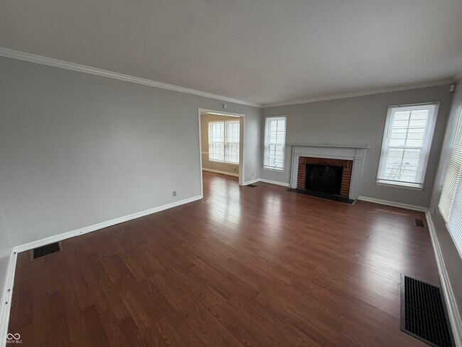 Foto del edificio - 6191 Crittenden Ave