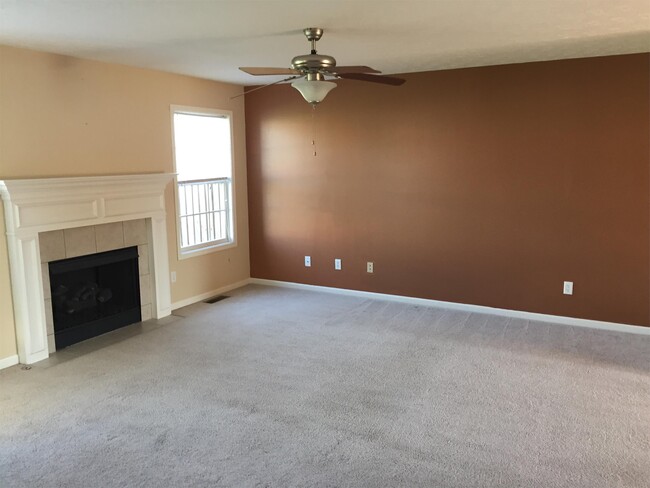 Building Photo - 221 Hanover Ct