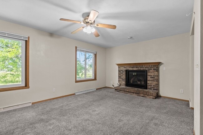 Building Photo - 1626 E Capitol Dr