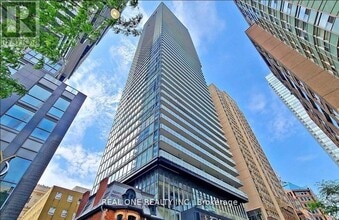 Building Photo - 15 Grenville St