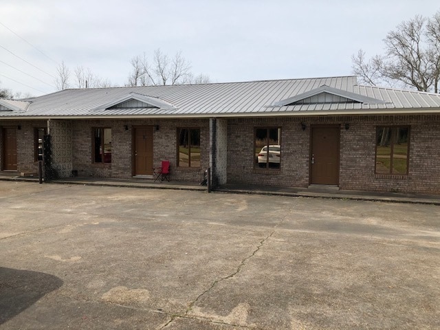 Building Photo - 202 Plaza Dr