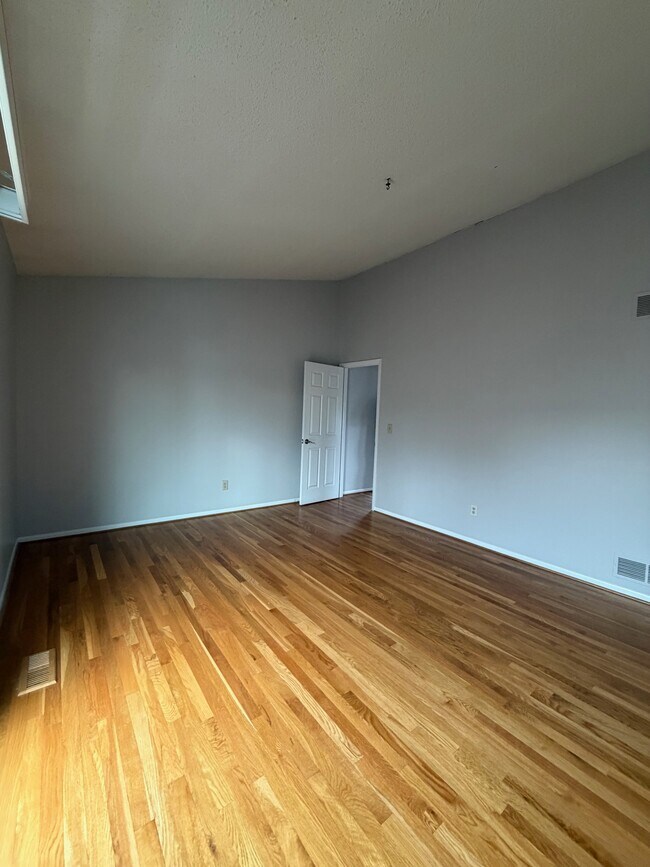 Foto del edificio - 1091 Harrison Ave