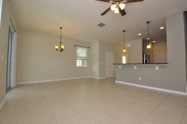 Building Photo - Gorgeous 3/2.5 Townhome in East Orlando ~ ...