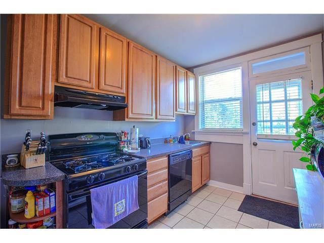 Primary Photo - 1369 McCausland Ave