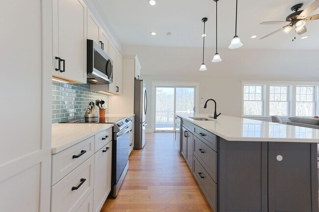 Foto del edificio - Newly Renovated Winter Rental on a Private...
