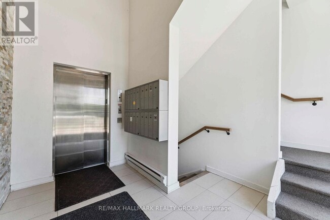 Building Photo - 1308-1308 Thames St