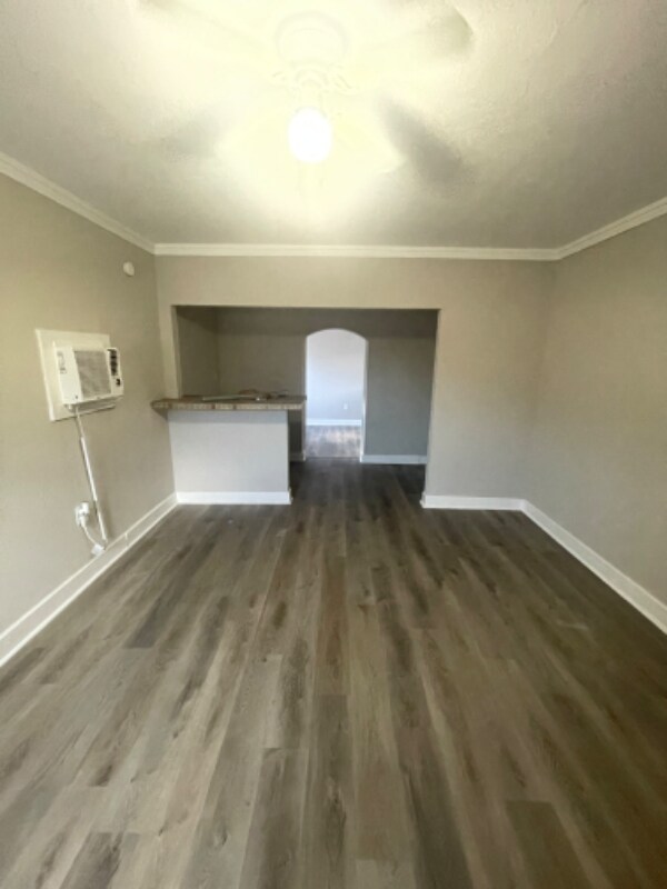 Building Photo - 925 17th St S