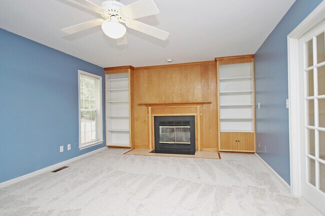 Foto del edificio - Pet-Friendly Raintree Home With Fenced Yard