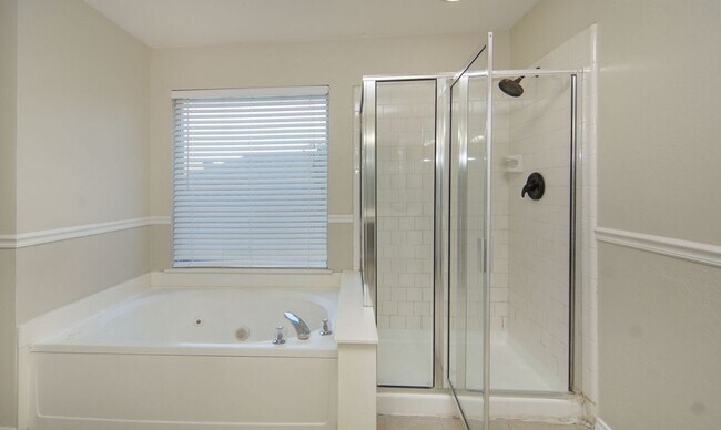 Foto del edificio - 1049 Highland Station Dr