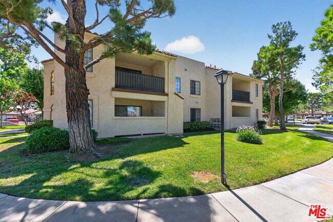 Foto del edificio - 2554 Olive Dr