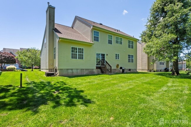 Building Photo - 13 Goldstar Dr
