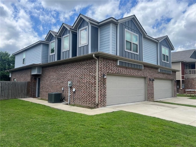 Photo - 1211 N Sicily Ln Townhome