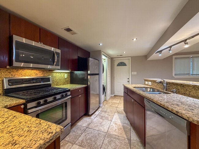 Foto del edificio - 1445 Clifton St NW