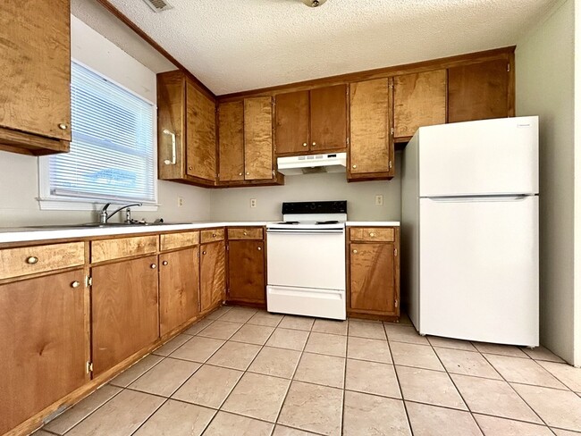 Building Photo - 4701 Grassy Creek Rd