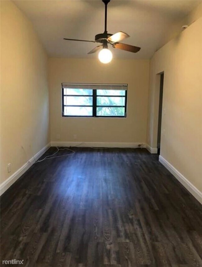 Building Photo - 3 br, 2 bath House - 1108 N Victoria Park Rd
