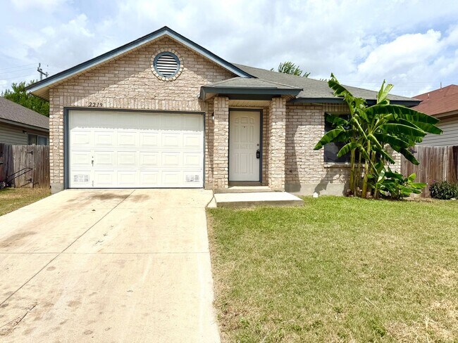 Foto del edificio - **MOVE IN SPECIAL** Charming 3 Bedroom/ 2 ...