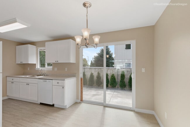 Dining/Slider - 151 N 29th Ave