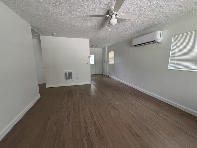 Foto del edificio - 1801 S Mellonville Ave