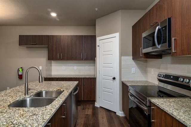 Building Photo - 613 Wheatfield Dr