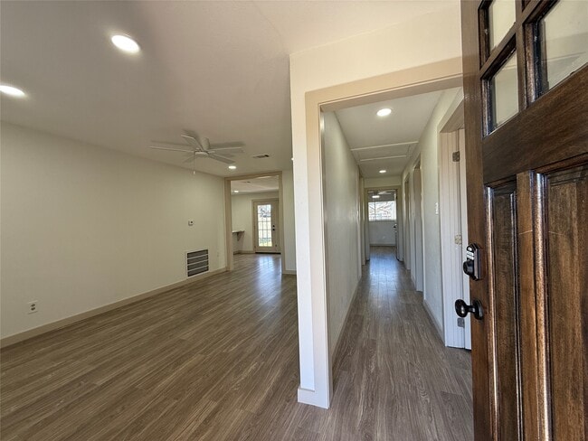 Foto del edificio - 7905 Farnsworth St